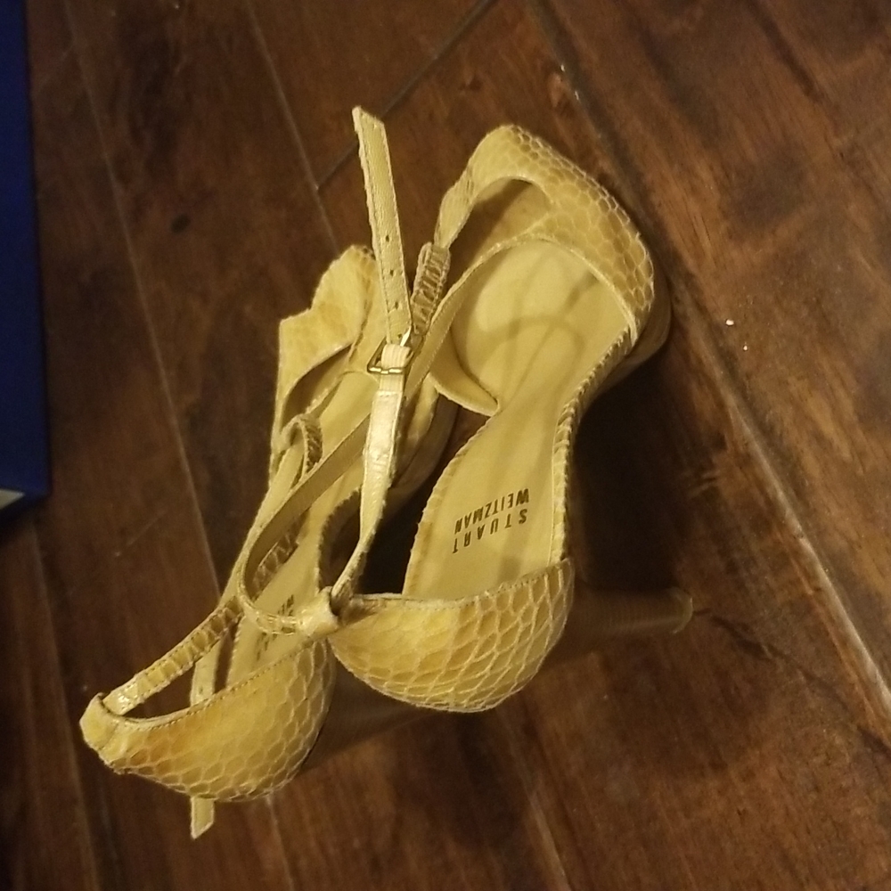 Stuart Weitzman open toe high heel shoes. Beige/Snakeskin - Picture 3 of 3